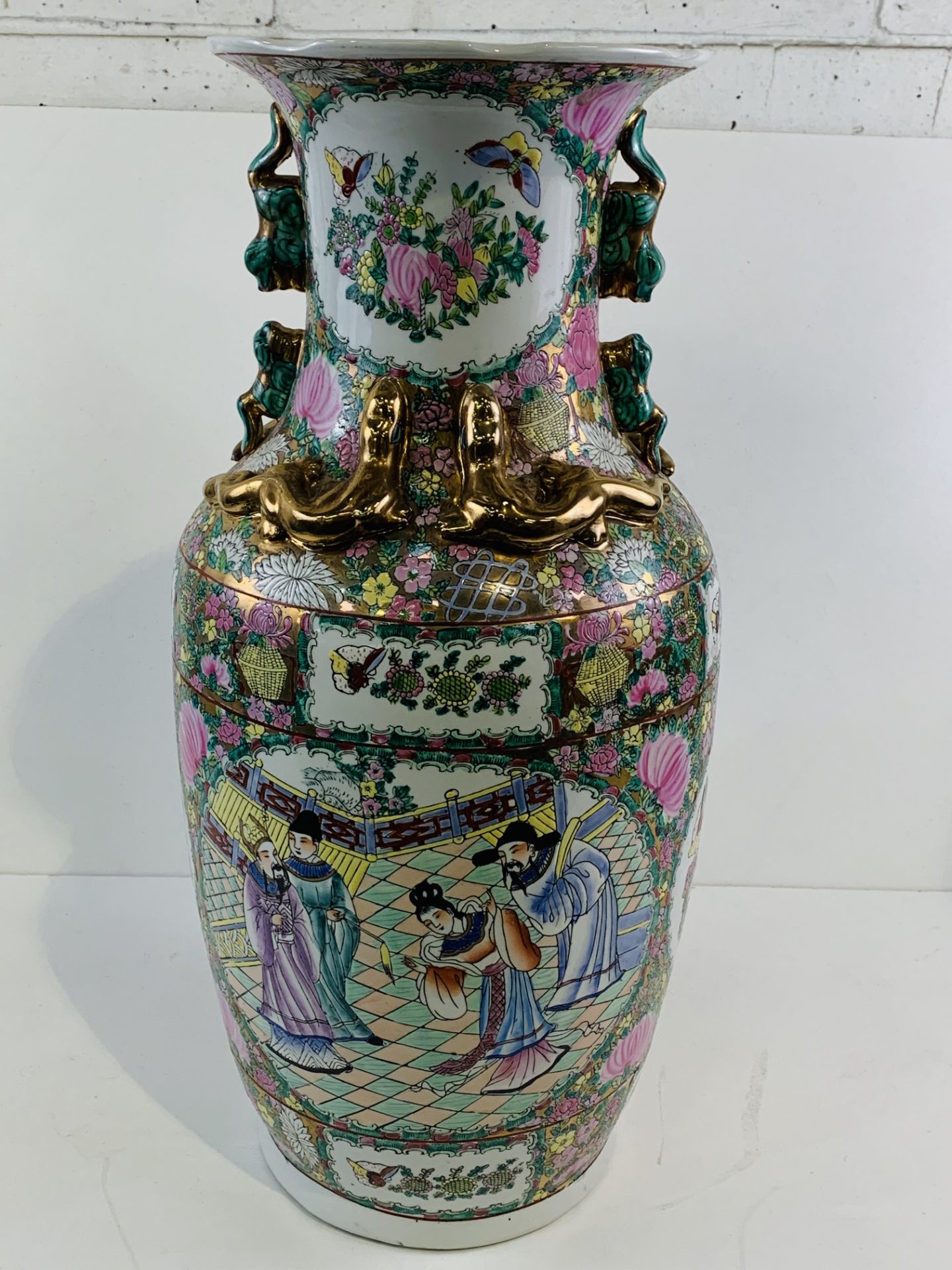 A tall famille rose oriental style vase - Image 2 of 3