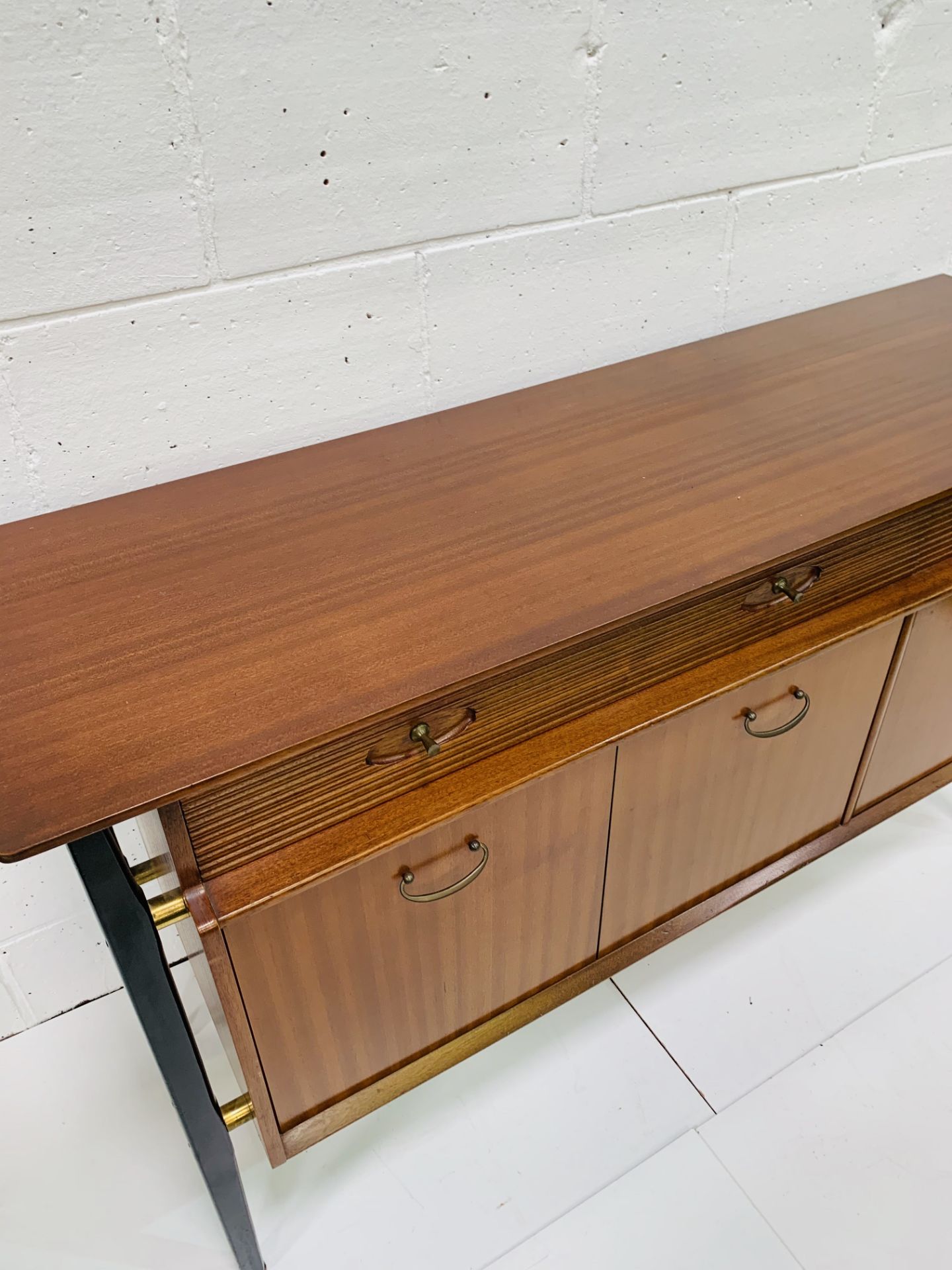 "Nathan" teak 1960's sideboard with two frieze drawers over cupboards. - Bild 5 aus 8