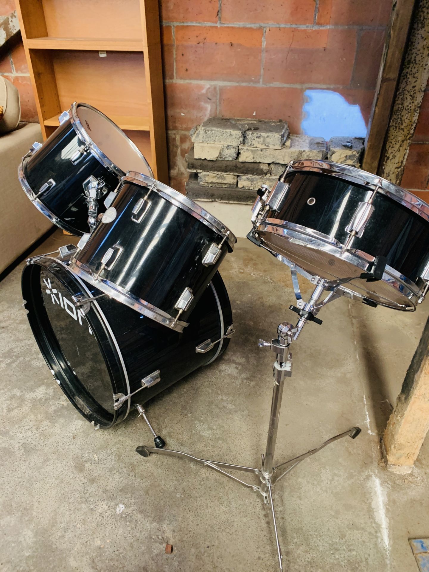 Ixon 4 drum kit. - Image 2 of 3