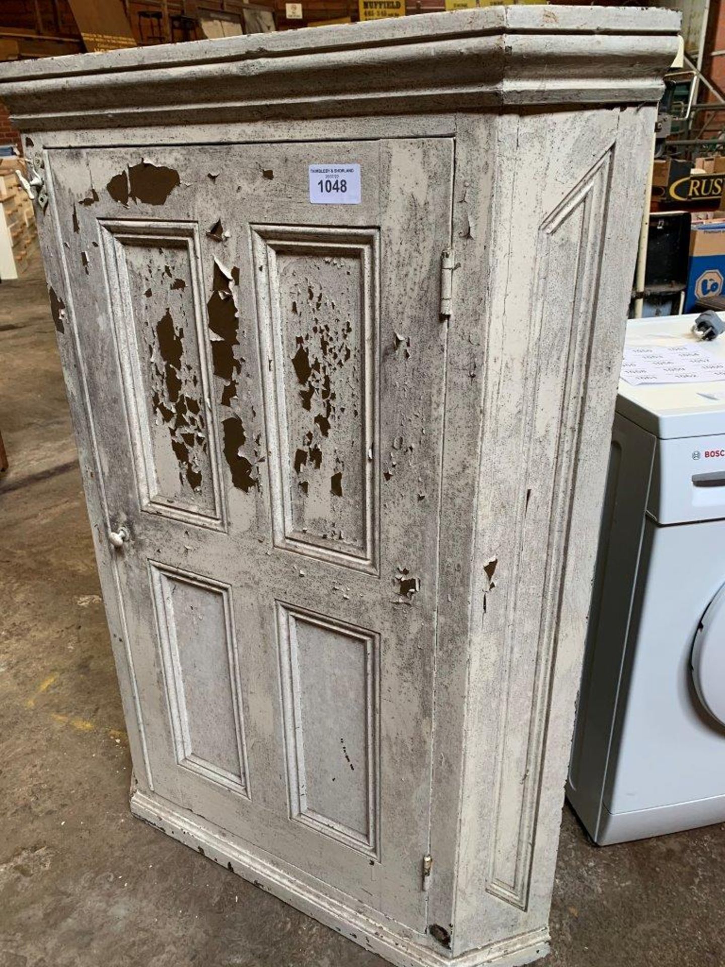 Pine floor standing white painted corner cabinet. - Image 2 of 3