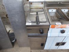 Lincat single basket gas fryer 30 x 60 x 107cms