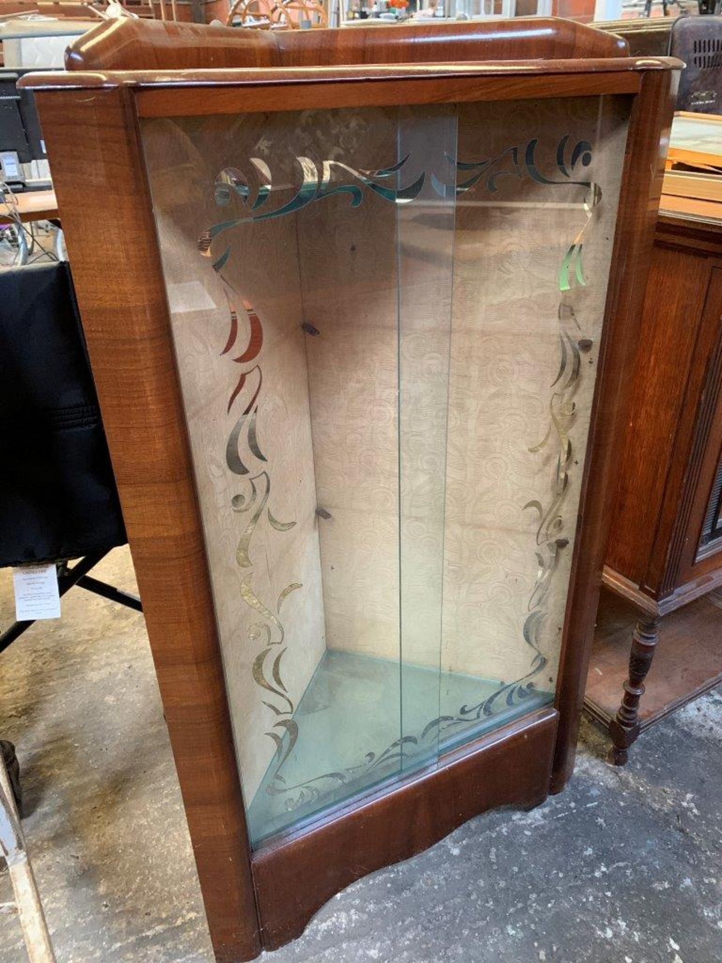 Glass fronted corner display cabinet. - Image 2 of 2