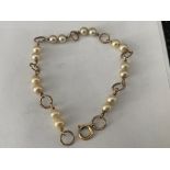 Victorian 9ct gold and freshwater pearl bracelet.