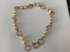 Victorian 9ct gold and freshwater pearl bracelet.