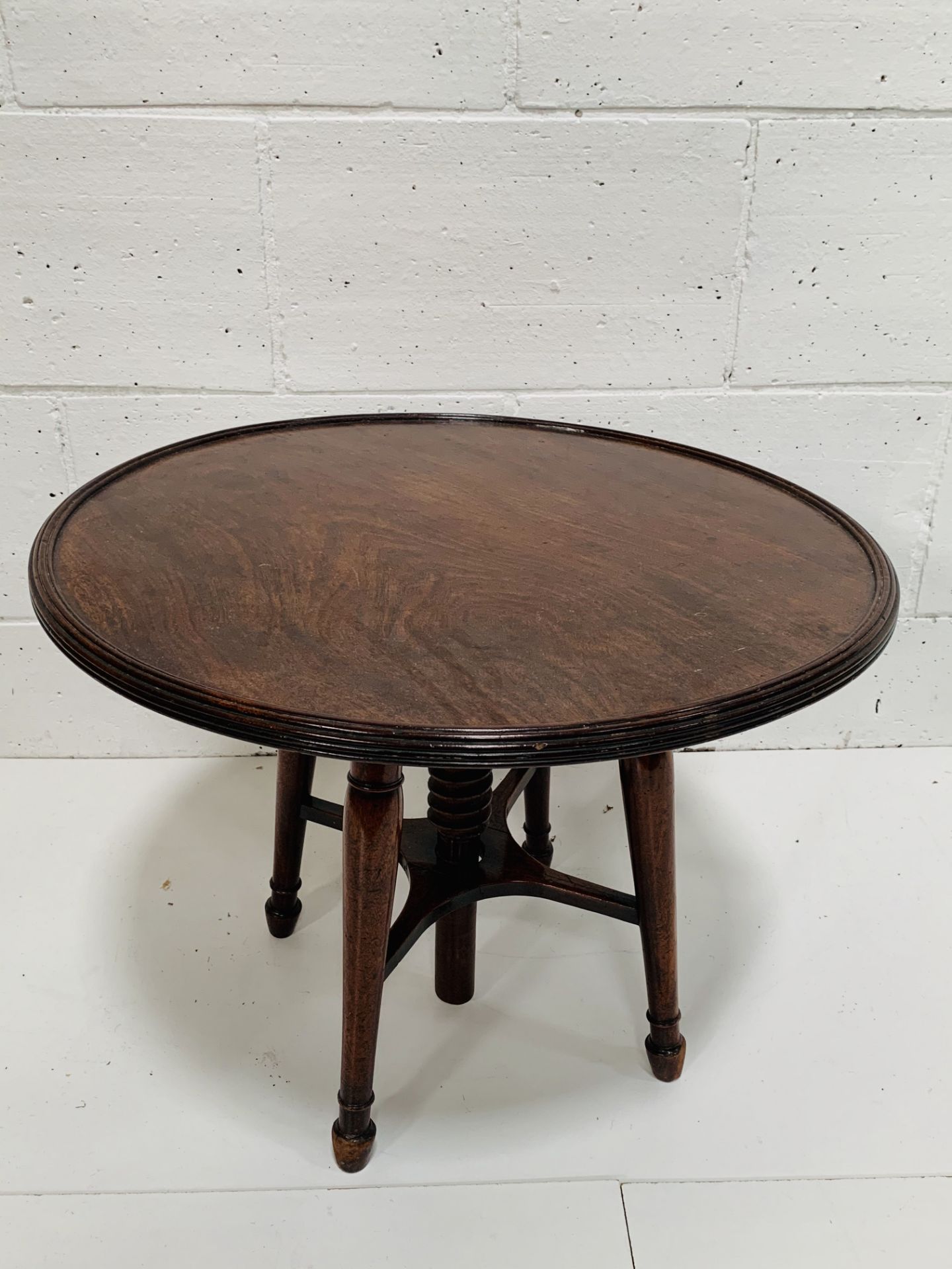 Oak circular side table, adjustable height with screw mechanism