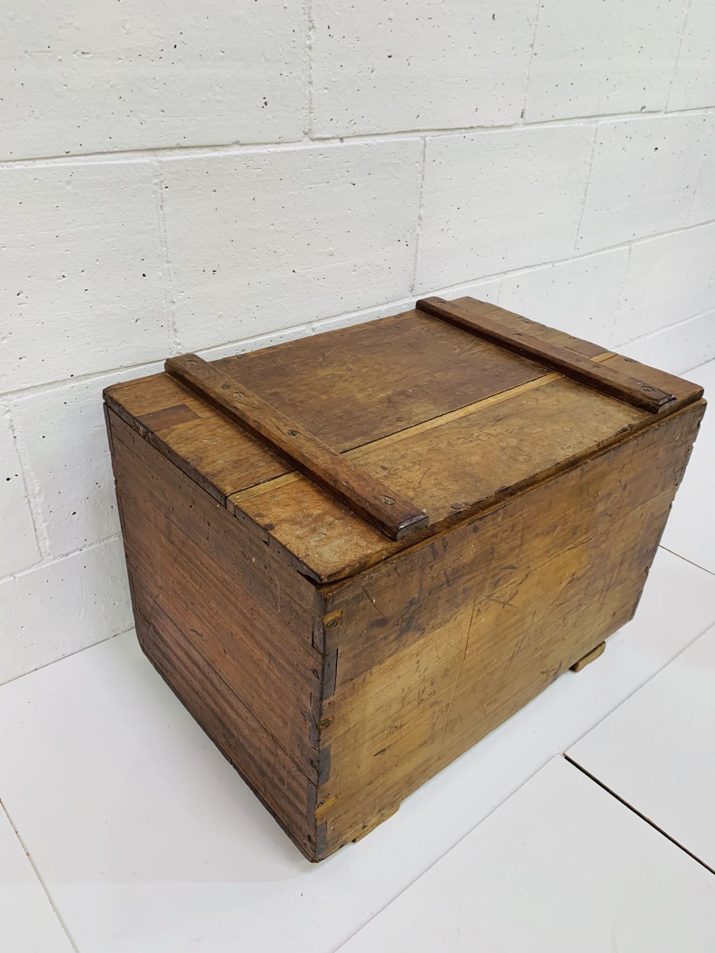 Hardwood chest with rising lid. 69 x 46 x 49cms. - Image 2 of 4