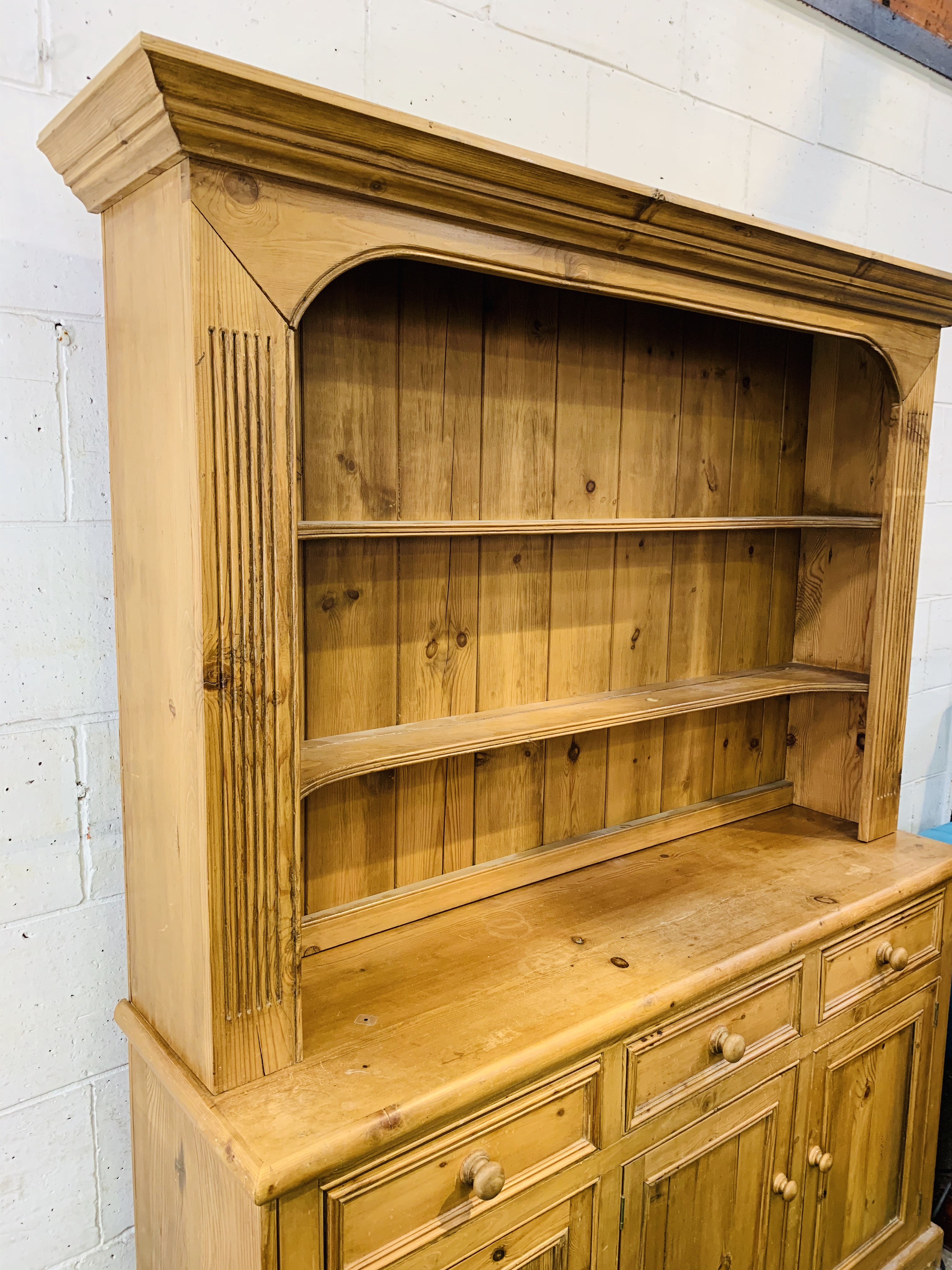 Pine dresser. - Image 3 of 4