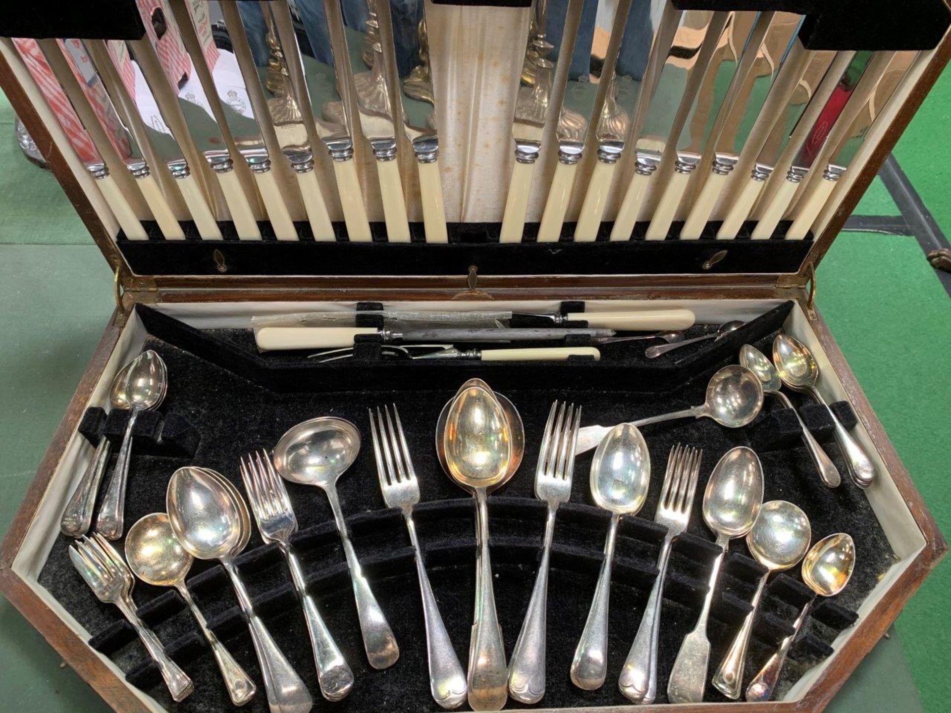 Canteen of silver plated cutlery, six plate settings, part set.