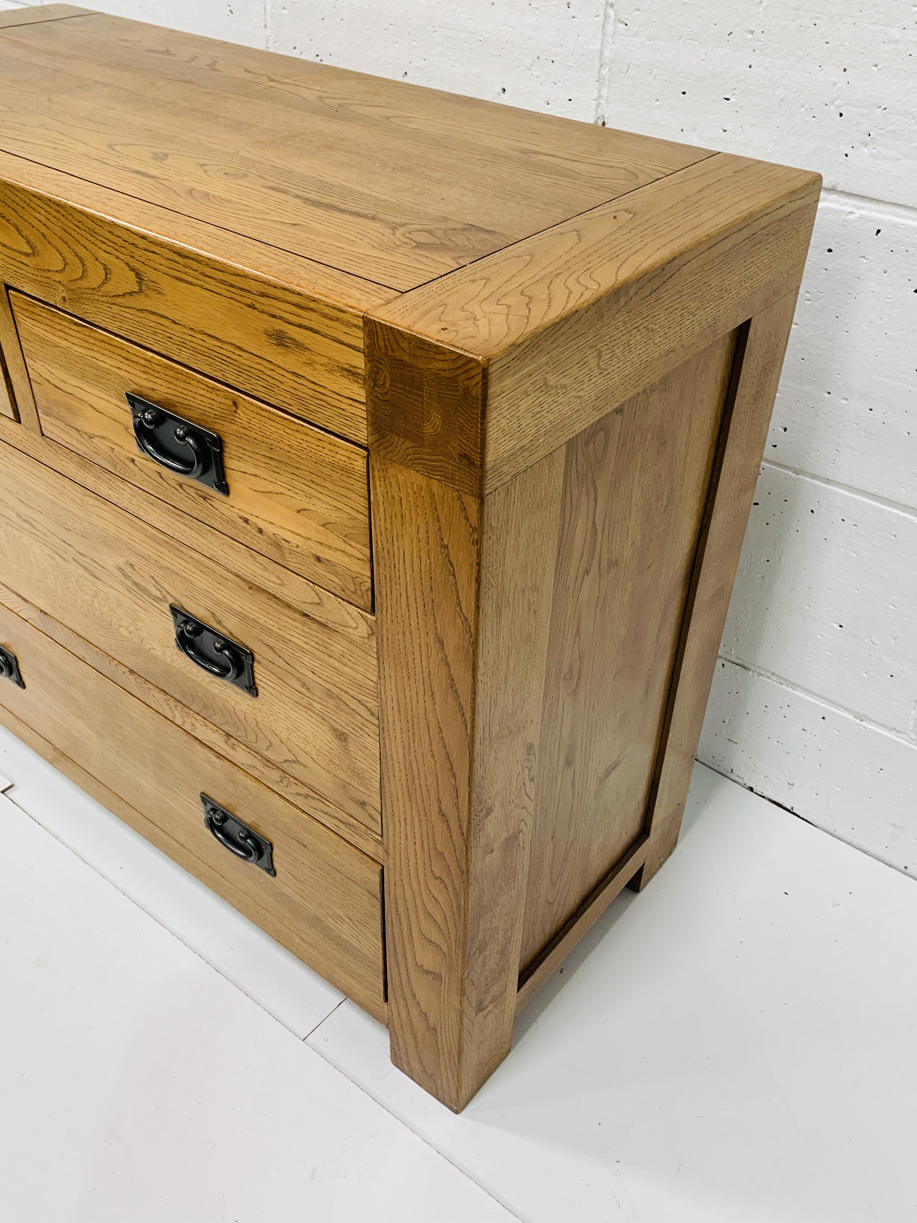 Oak chest of two over two drawers - Image 3 of 3