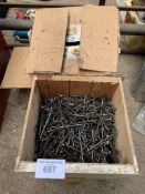 Quantity of various nails.