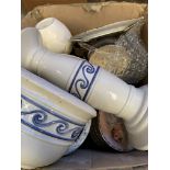 Box of assorted ceramic ware