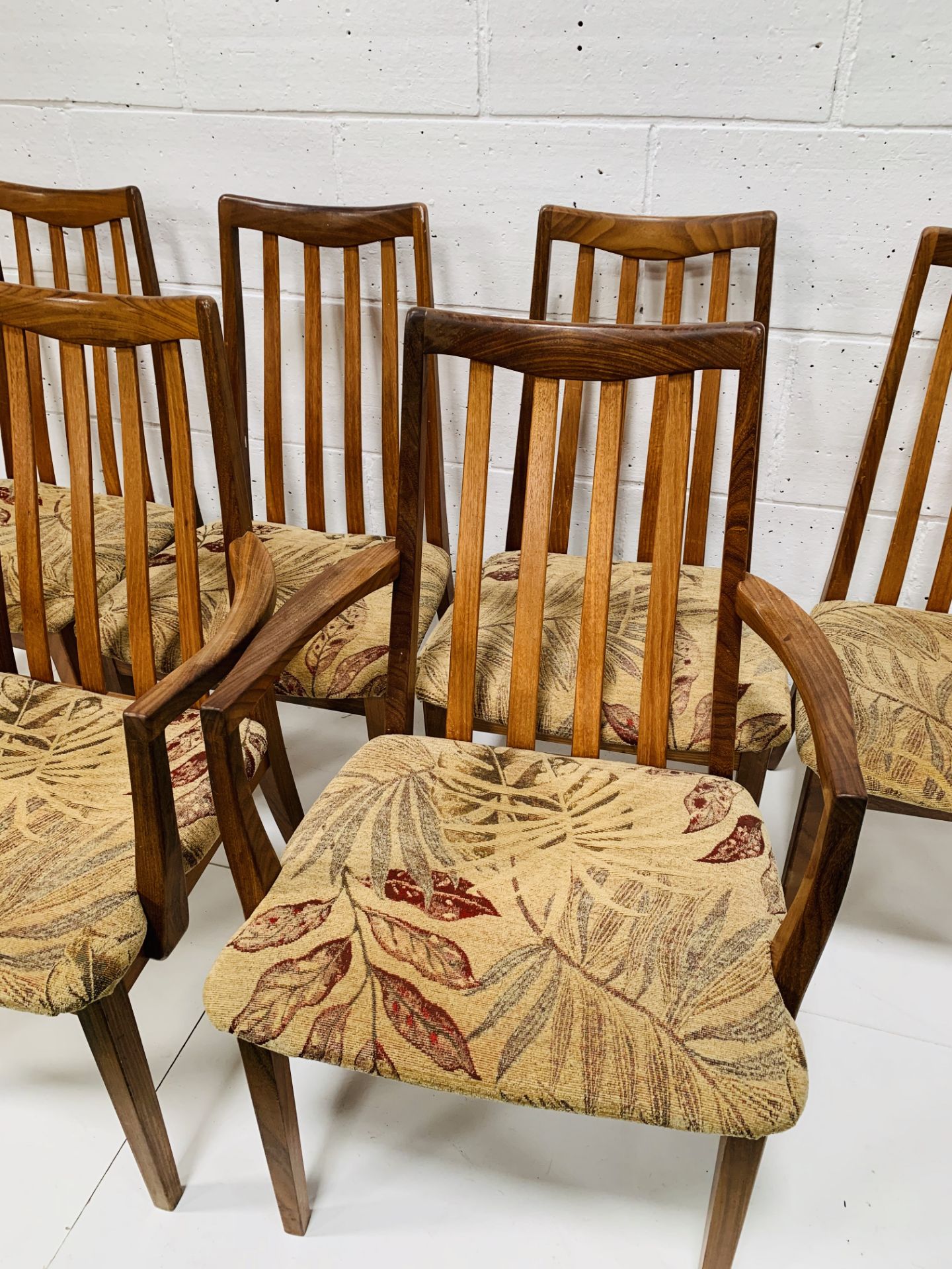 Set of 6 G-Plan chairs, including 2 carvers - Image 4 of 4