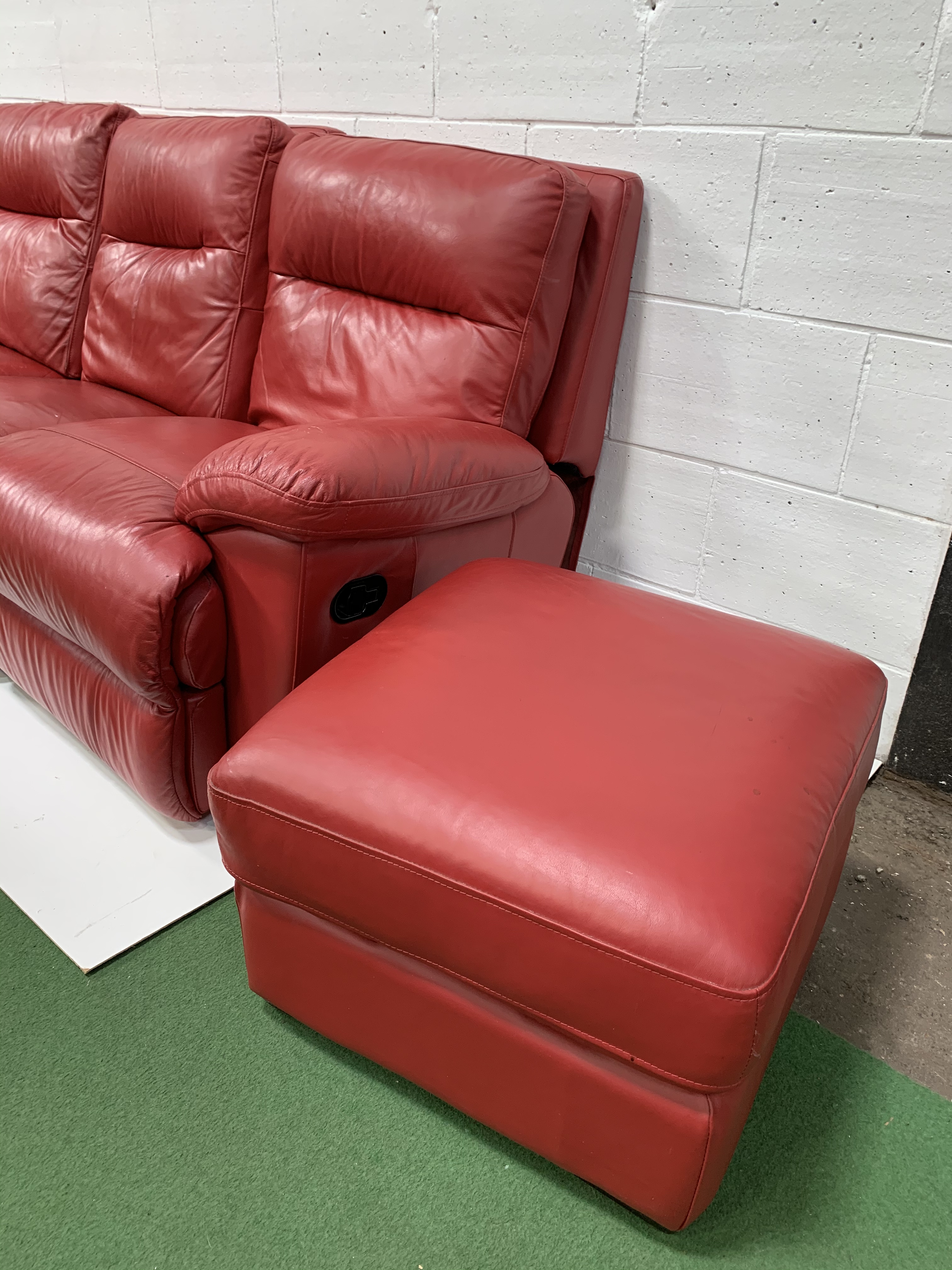 Red leather three seat sofa with reclining ends, and a matching pouffe. - Image 4 of 4