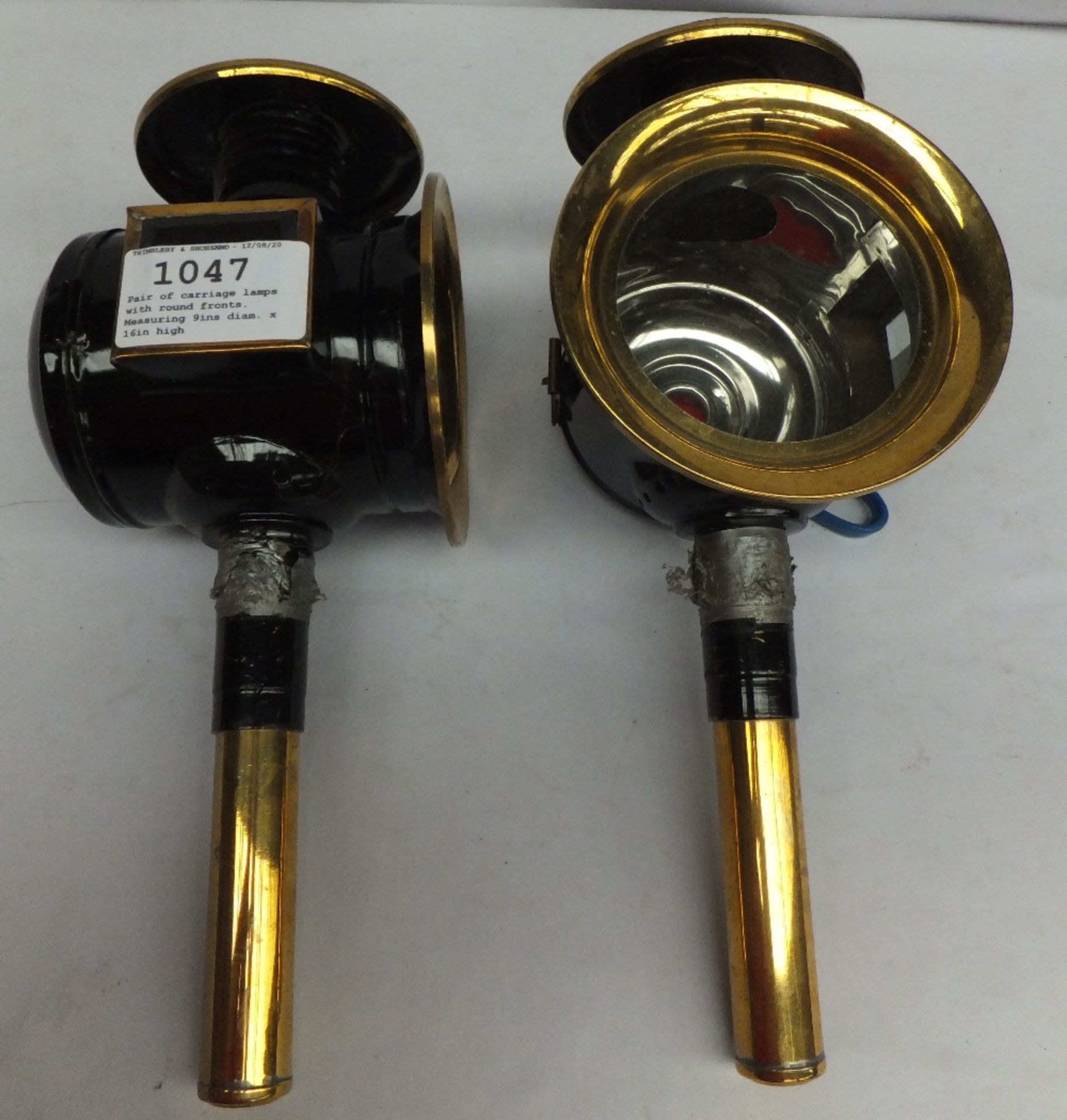 Pair of carriage lamps with round fronts. Measuring 9ins diam. x 16in high - Image 2 of 2