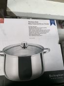 24cms cook pot with lid.