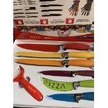 7 piece knife set, multicoloured.