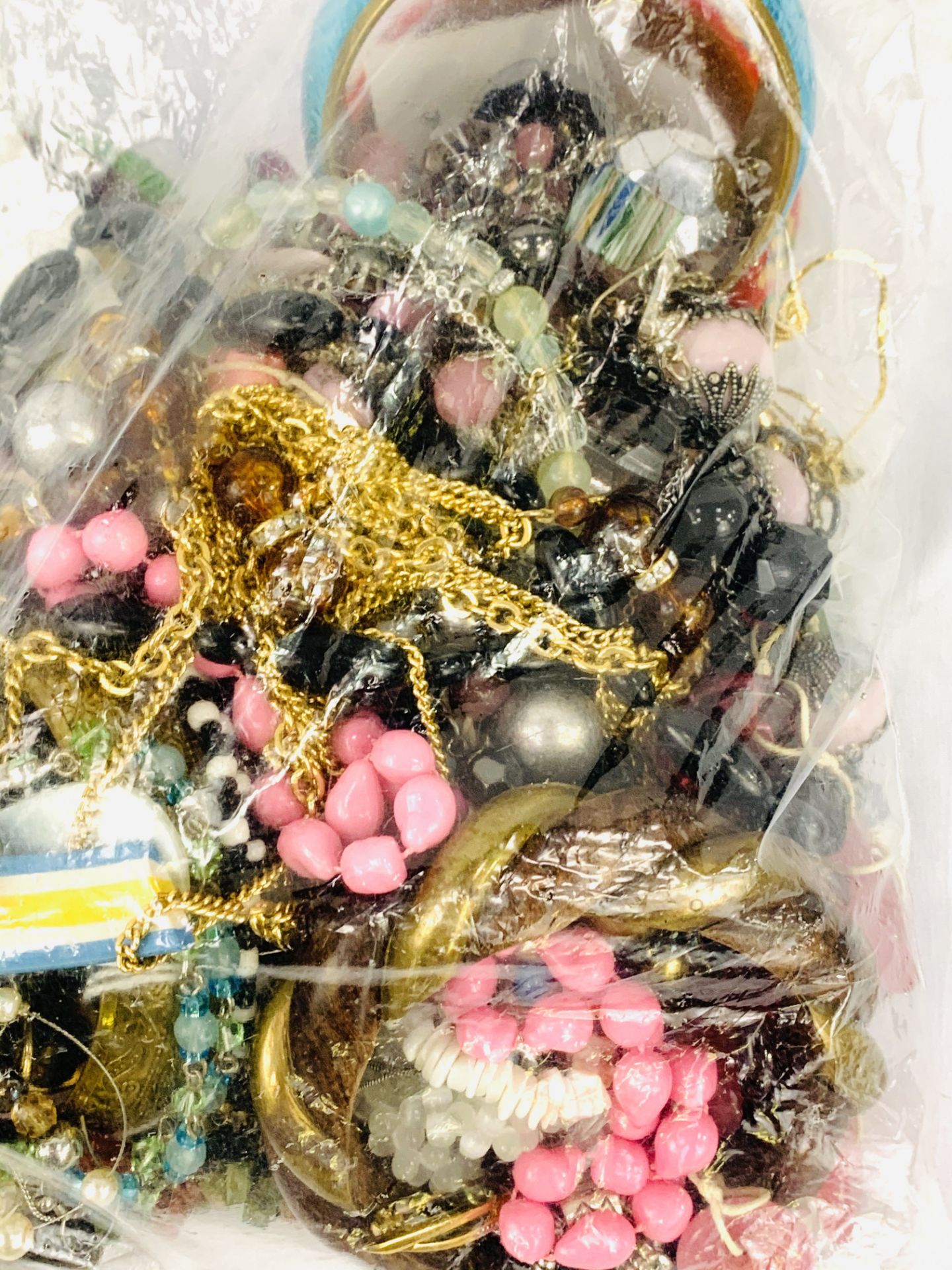 Bag of costume jewellery. - Image 3 of 3