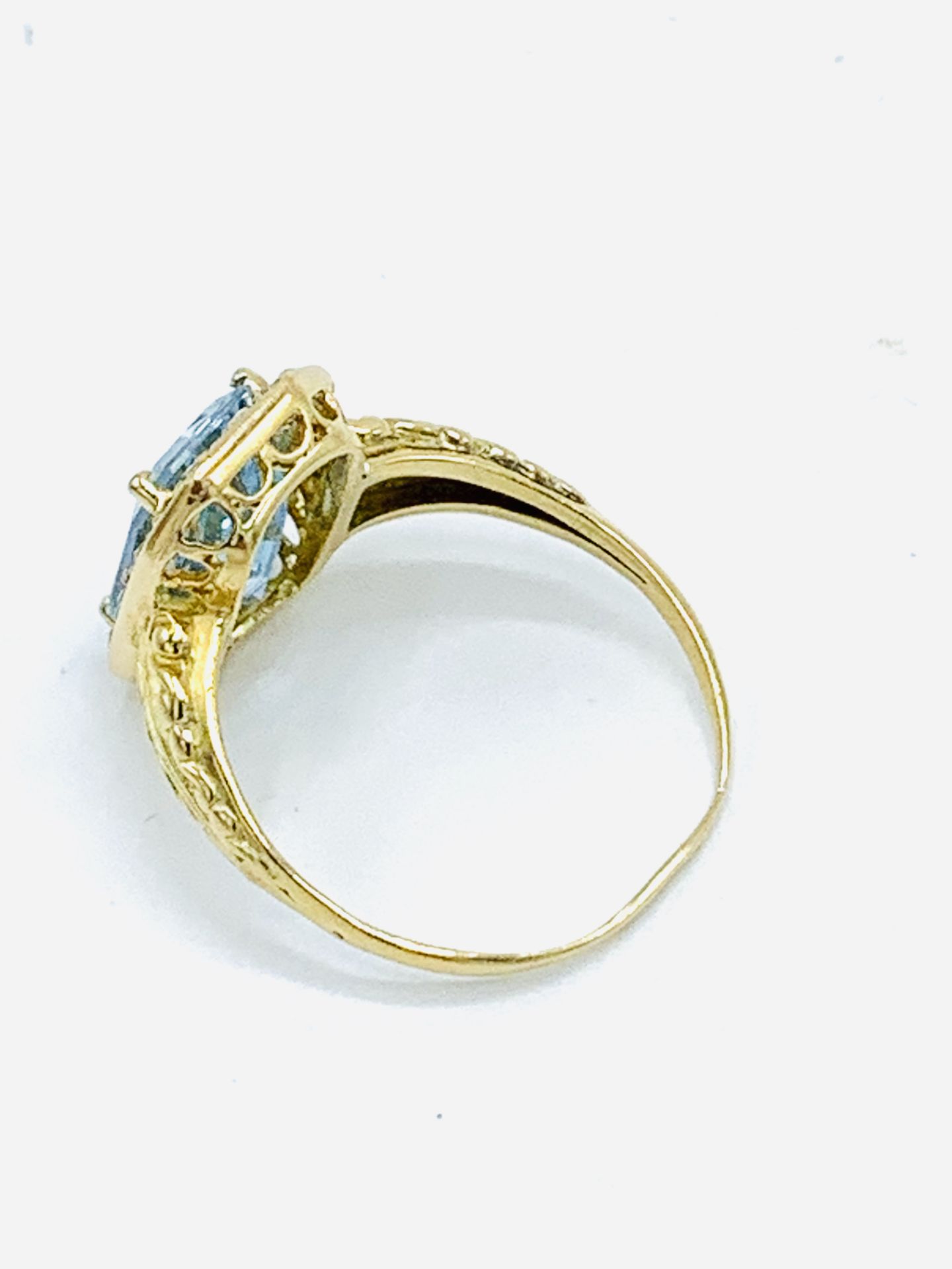 Aquamarine and diamond ring. - Image 3 of 4