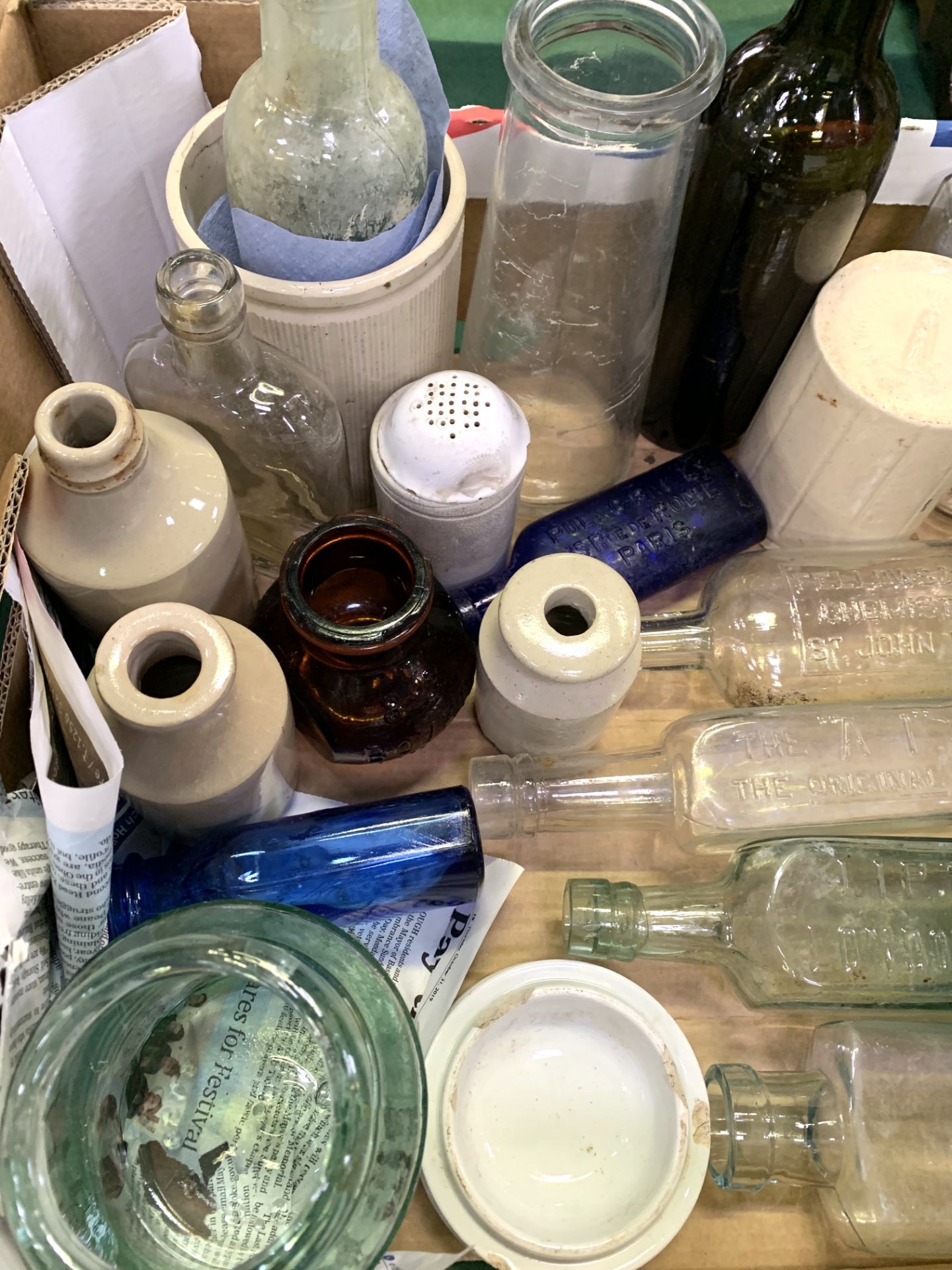 Box of 31 antique bottles and pots mainly Victorian including one from Petersfield, Hampshire. - Image 2 of 4