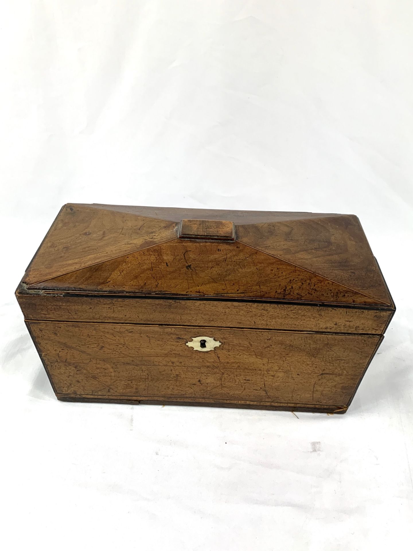 Early 19th Century sarcophagus tea caddy, requires repair. Complete with three glass bowls. - Image 2 of 5