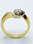 750 gold and platinum solitaire diamond ring, 7.0gms