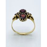 Antique 9ct gold and garnet ring, 3.2gms