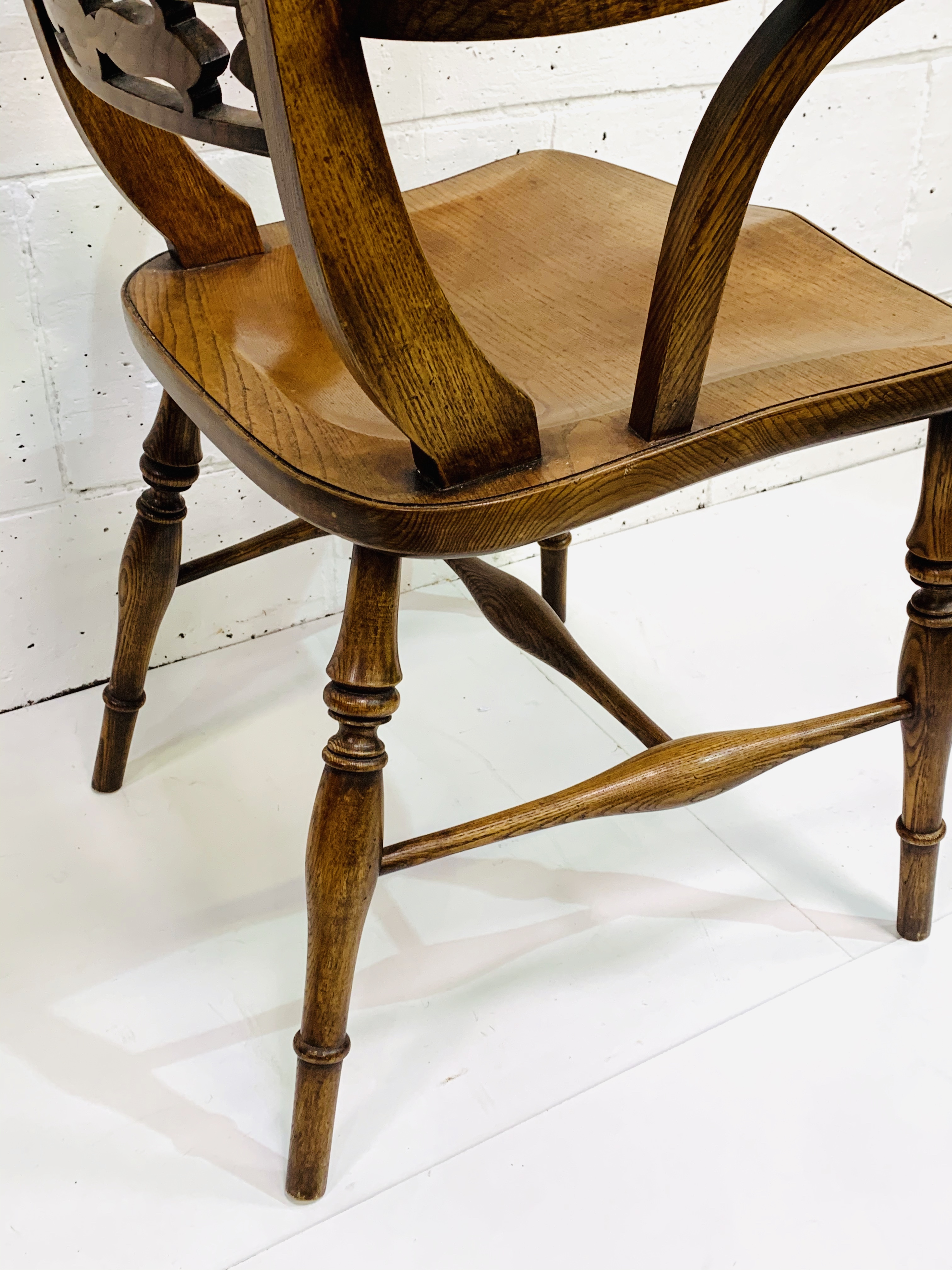 Arts and Crafts style oak and elm open arm chair. - Image 4 of 6