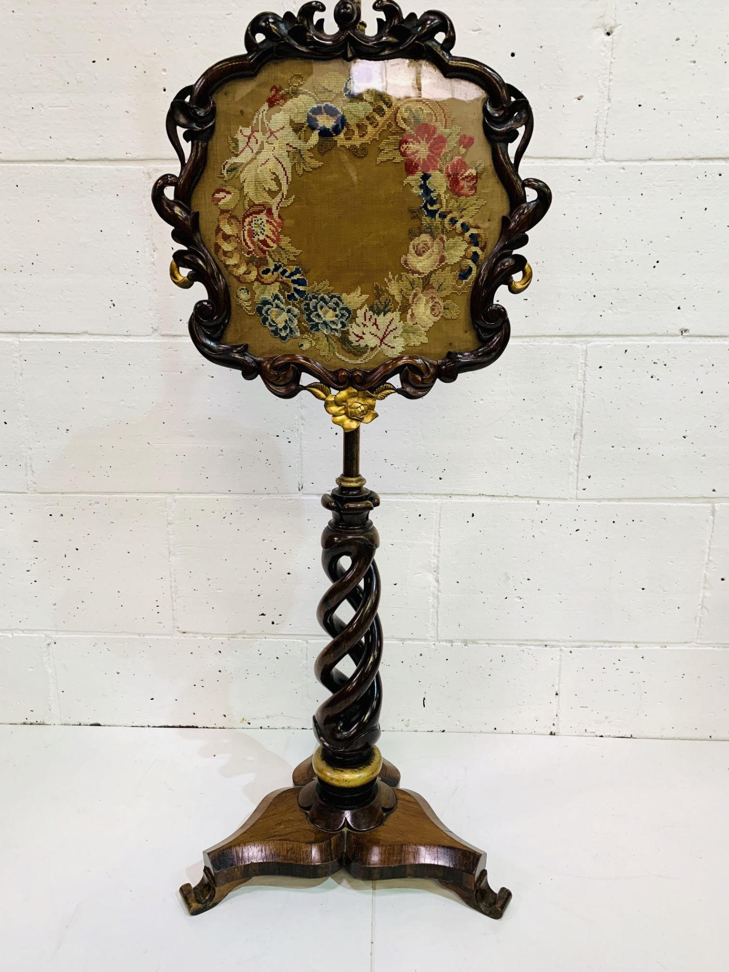 Mahogany Rococo-style tapestry fire screen on open spiral pedestal to three scrolled feet. - Image 3 of 4