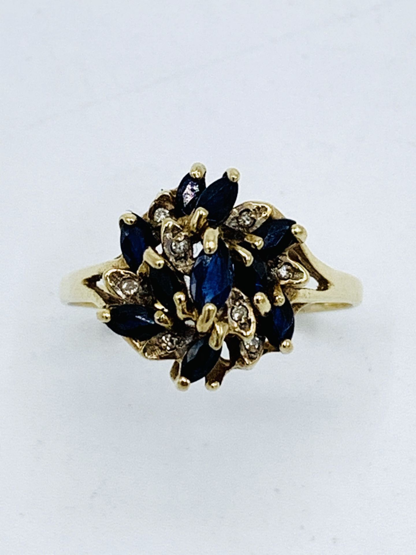 9ct gold, sapphire and diamond chip ring, 3.1gms - Image 3 of 3