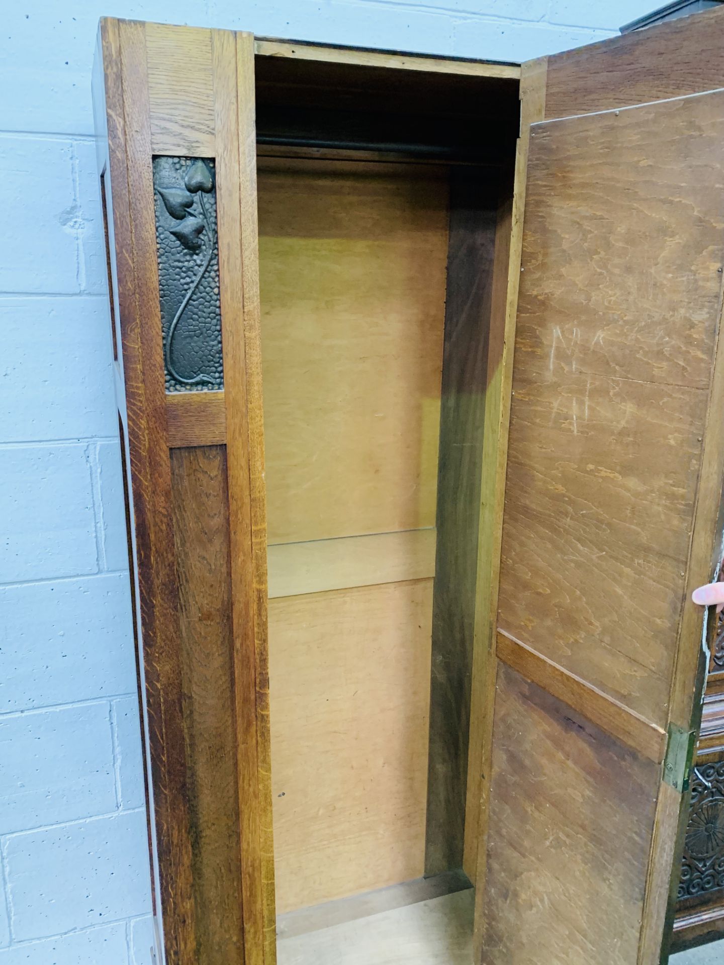 1930's oak wardrobe with mirror door and copper decorative panels - Image 3 of 6