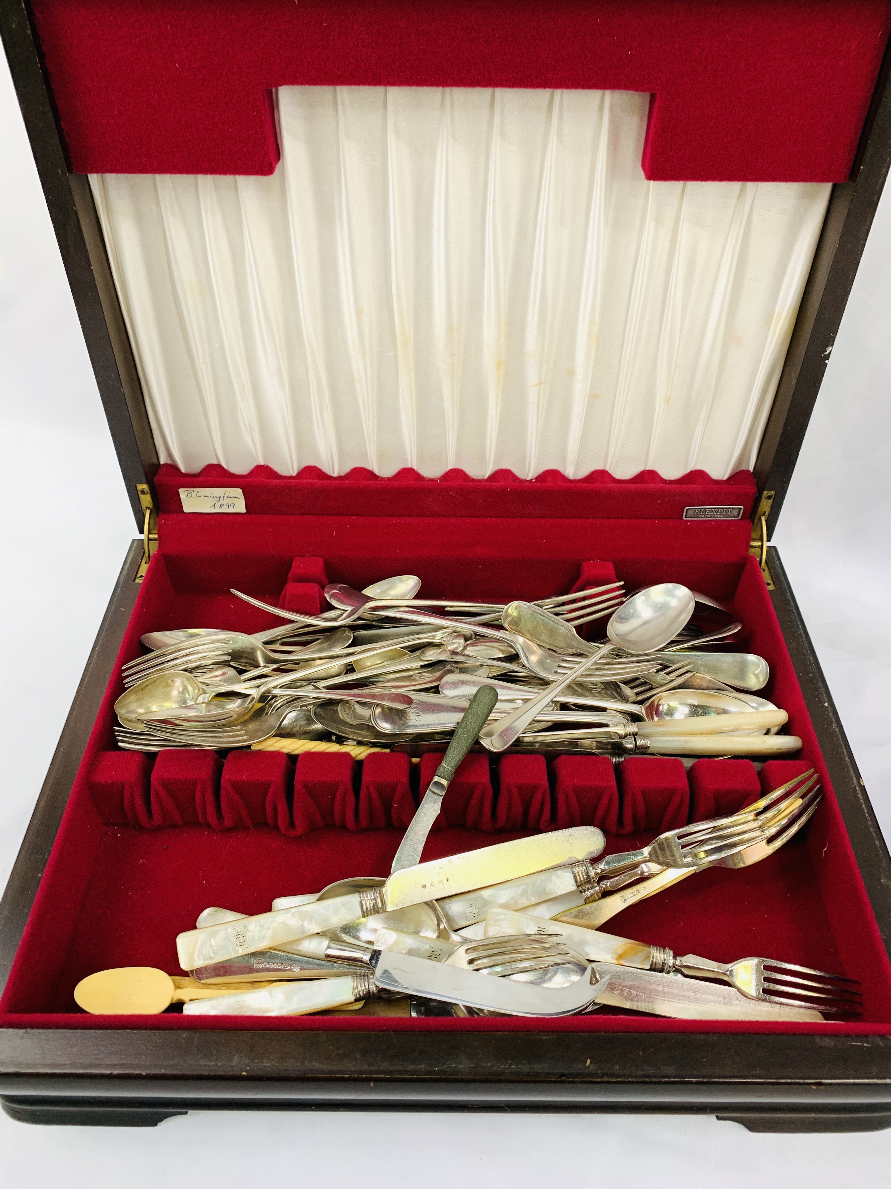 Oak cased Edwardian silver plated fish set together with a mahogany cutlery case by Flexfit - Image 2 of 3