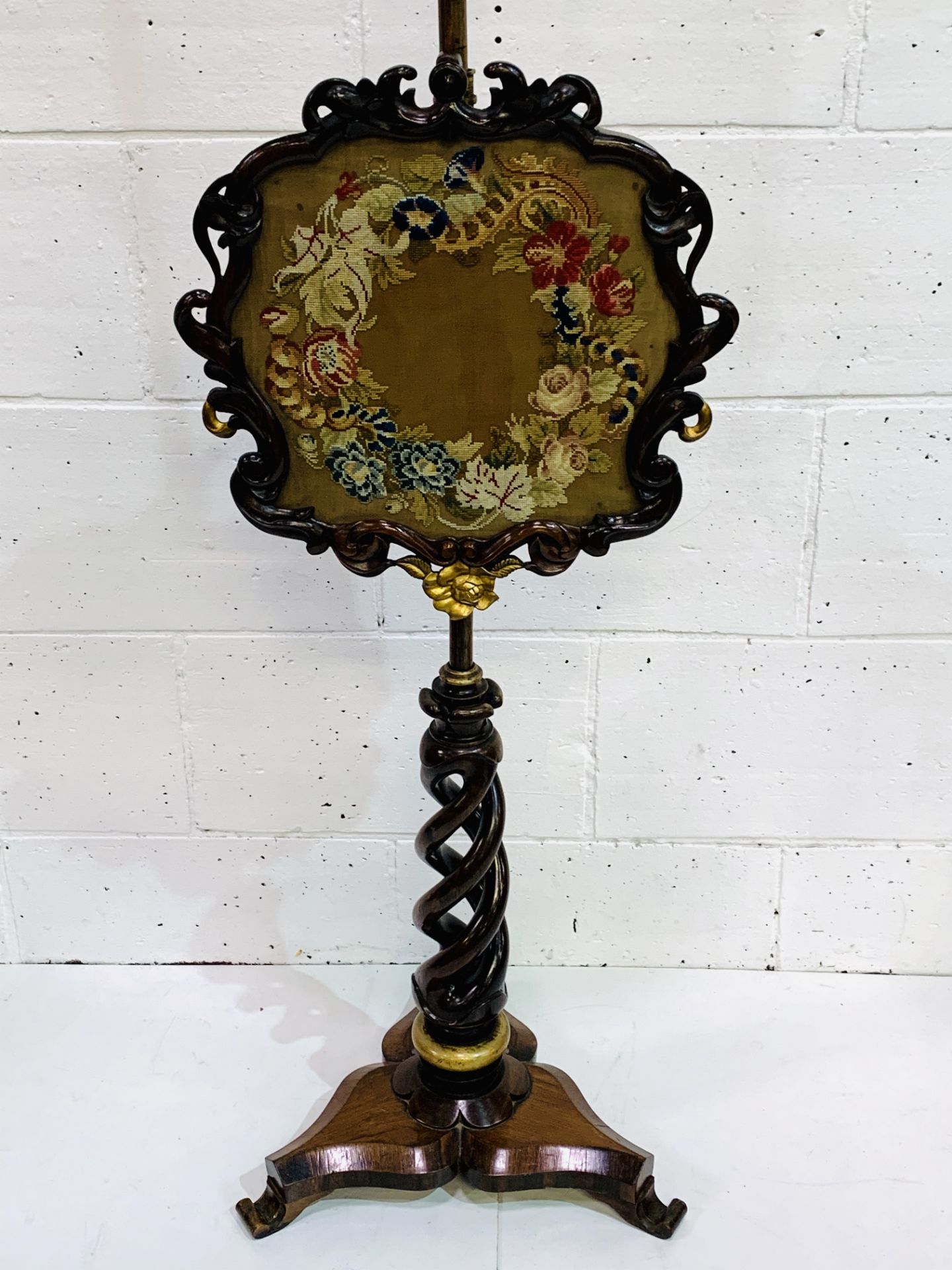 Mahogany Rococo-style tapestry fire screen on open spiral pedestal to three scrolled feet. - Image 2 of 4