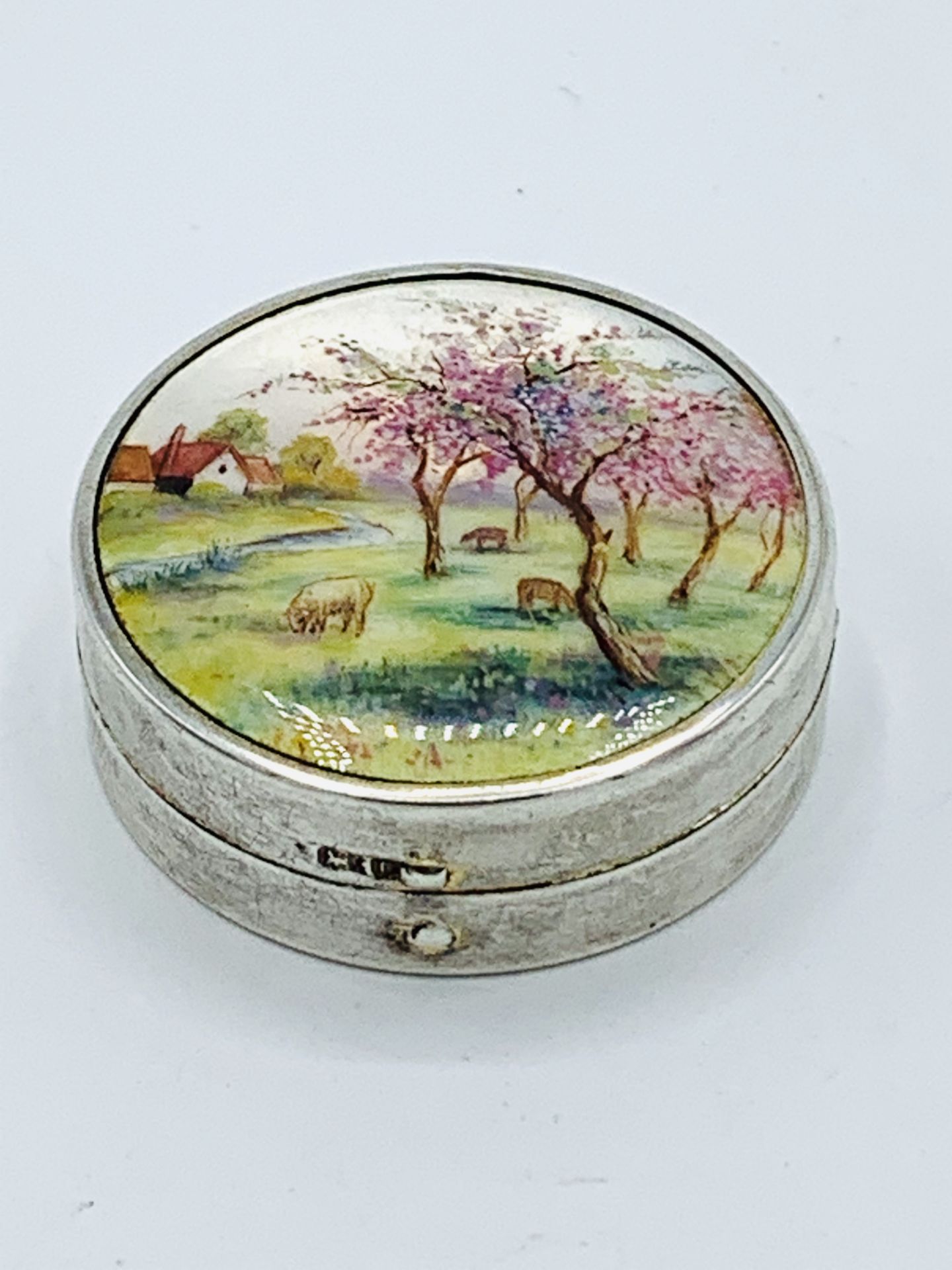 George V silver and enamel circular miniature compact - Image 3 of 3