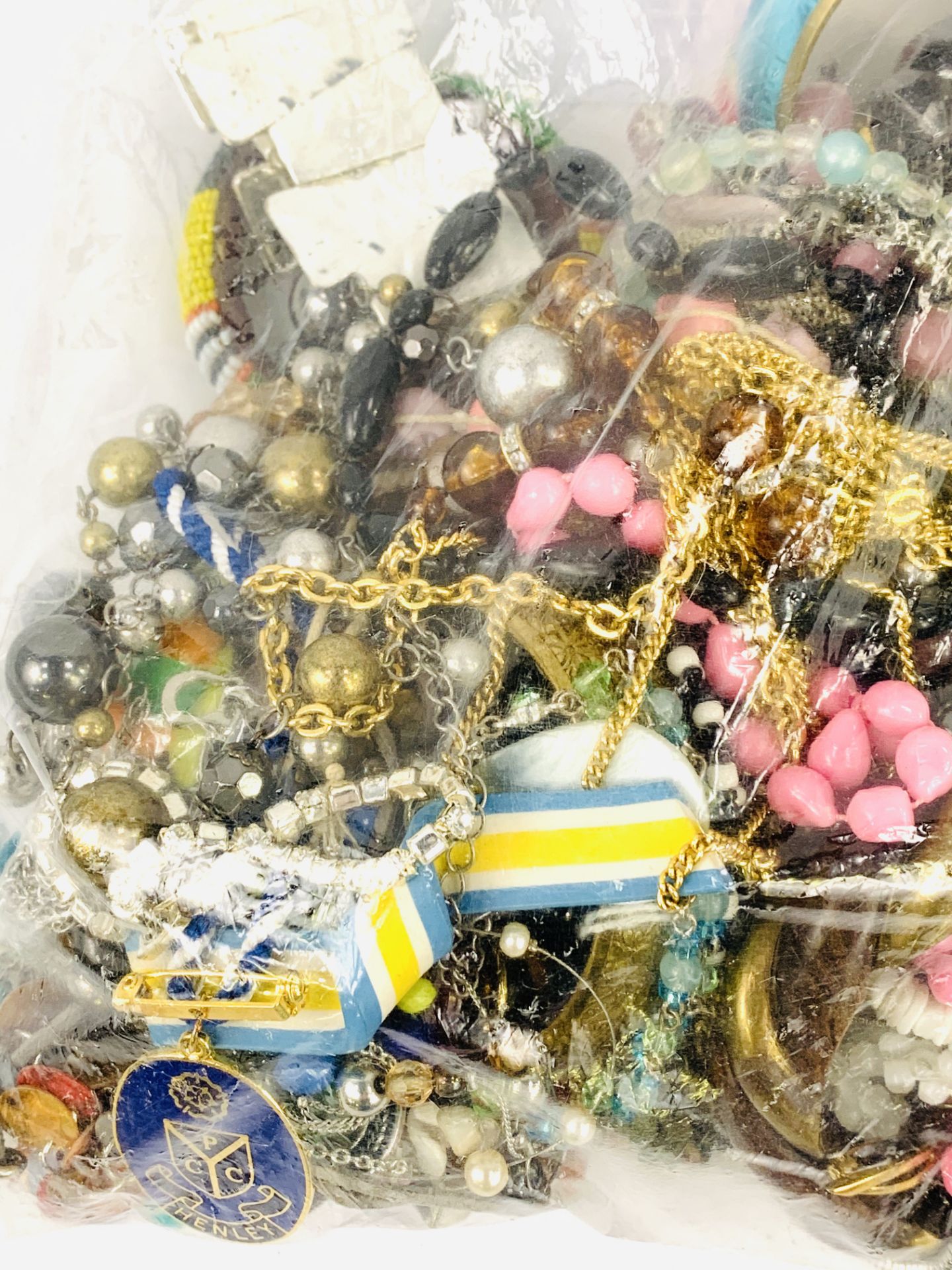 Bag of costume jewellery. - Image 2 of 3