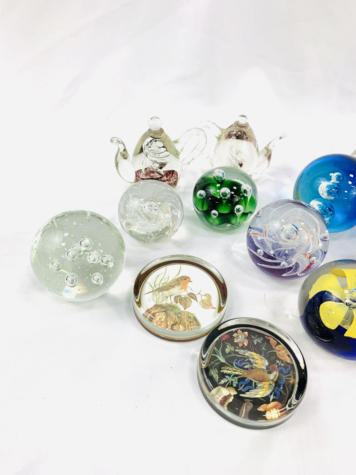 Collection of 21 glass paperweights. - Image 3 of 3