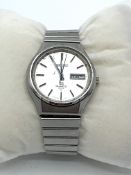 Seiko 4004 quartz, date and time wrist watch, in box. Estimate £20-30.