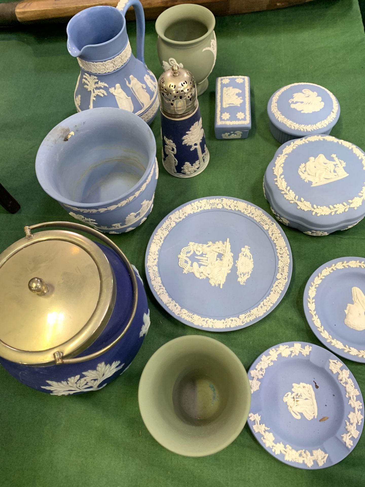 Twelve items of Wedgwood Jasperware.