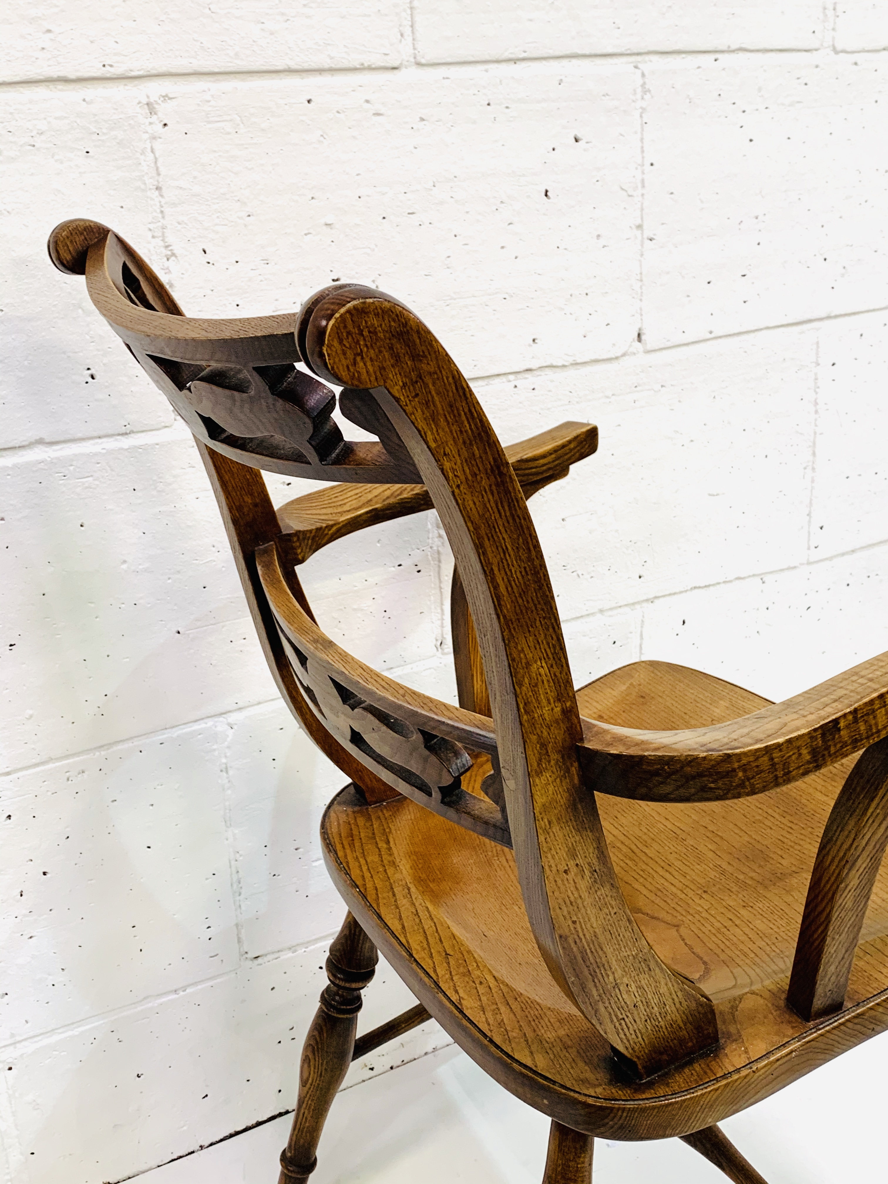 Arts and Crafts style oak and elm open arm chair. - Image 3 of 6