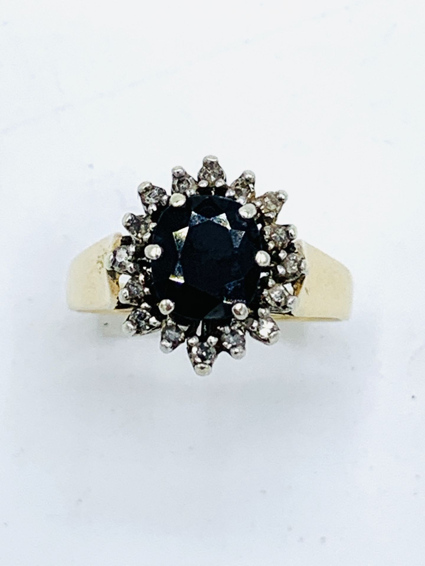 9ct gold, sapphire and diamond ring, 3.9gms - Image 3 of 4