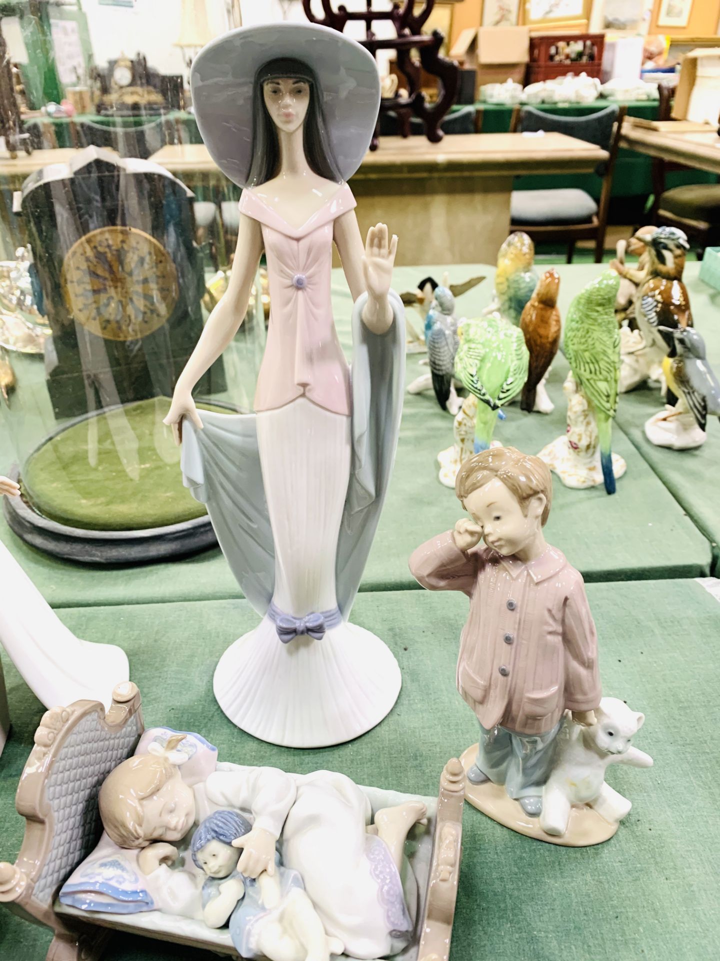Four Lladro figurines and two Nao figurines. - Image 4 of 4