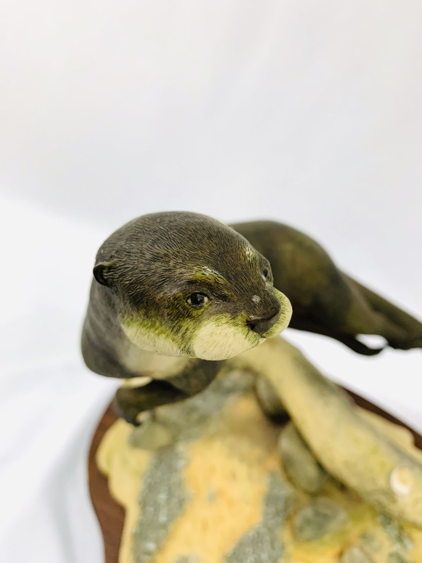 Border Fine Arts Otter figurine by E Waugh, 462/950, dated 1988. - Image 4 of 4