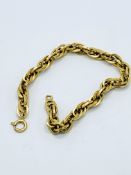 18ct gold chain link bracelet.