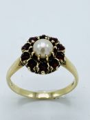 9ct gold pearl and garnet ring.