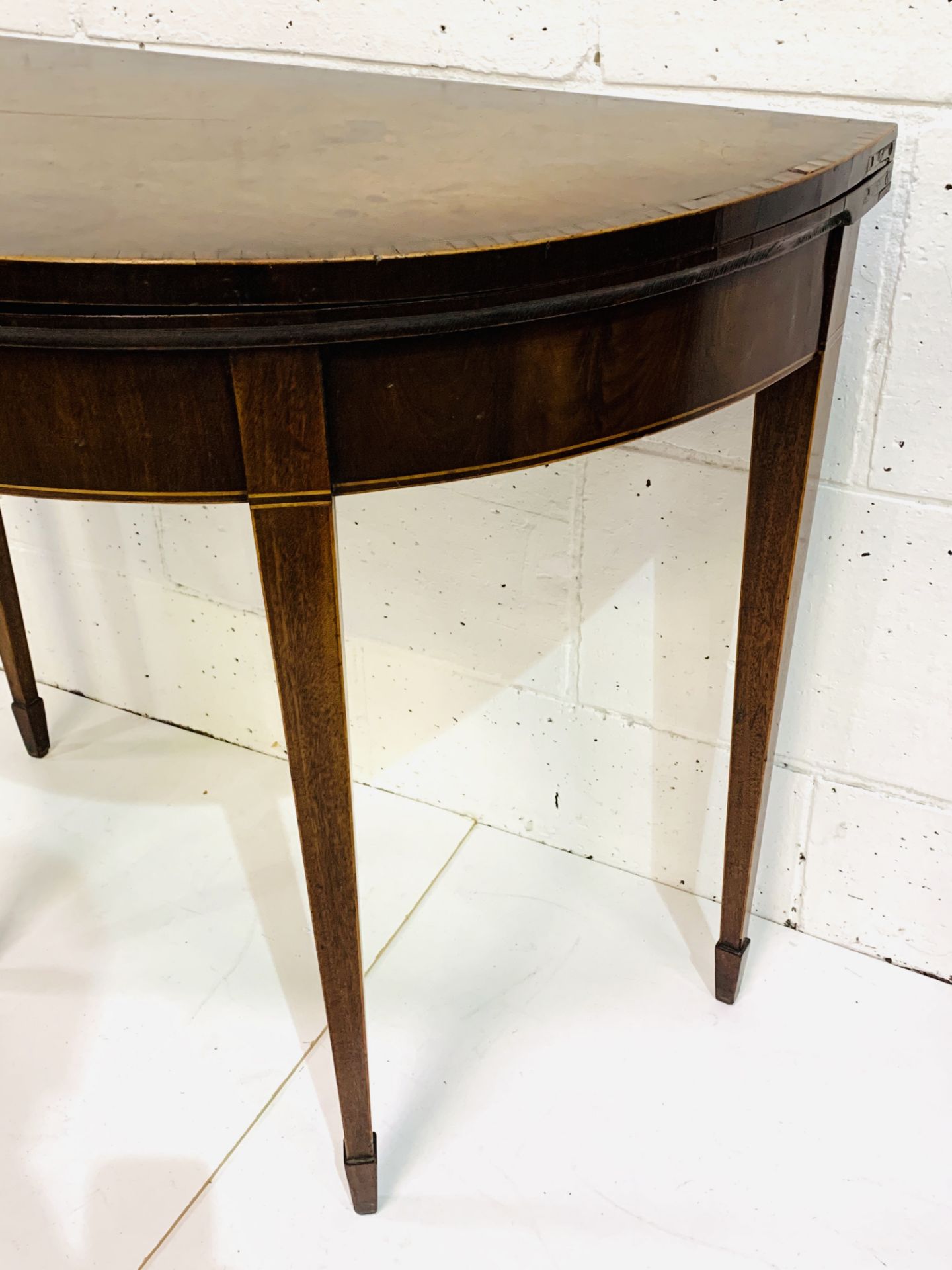 Mahogany demi-lune gate legged card table with scarlet baize, on tapered legs. - Image 2 of 3