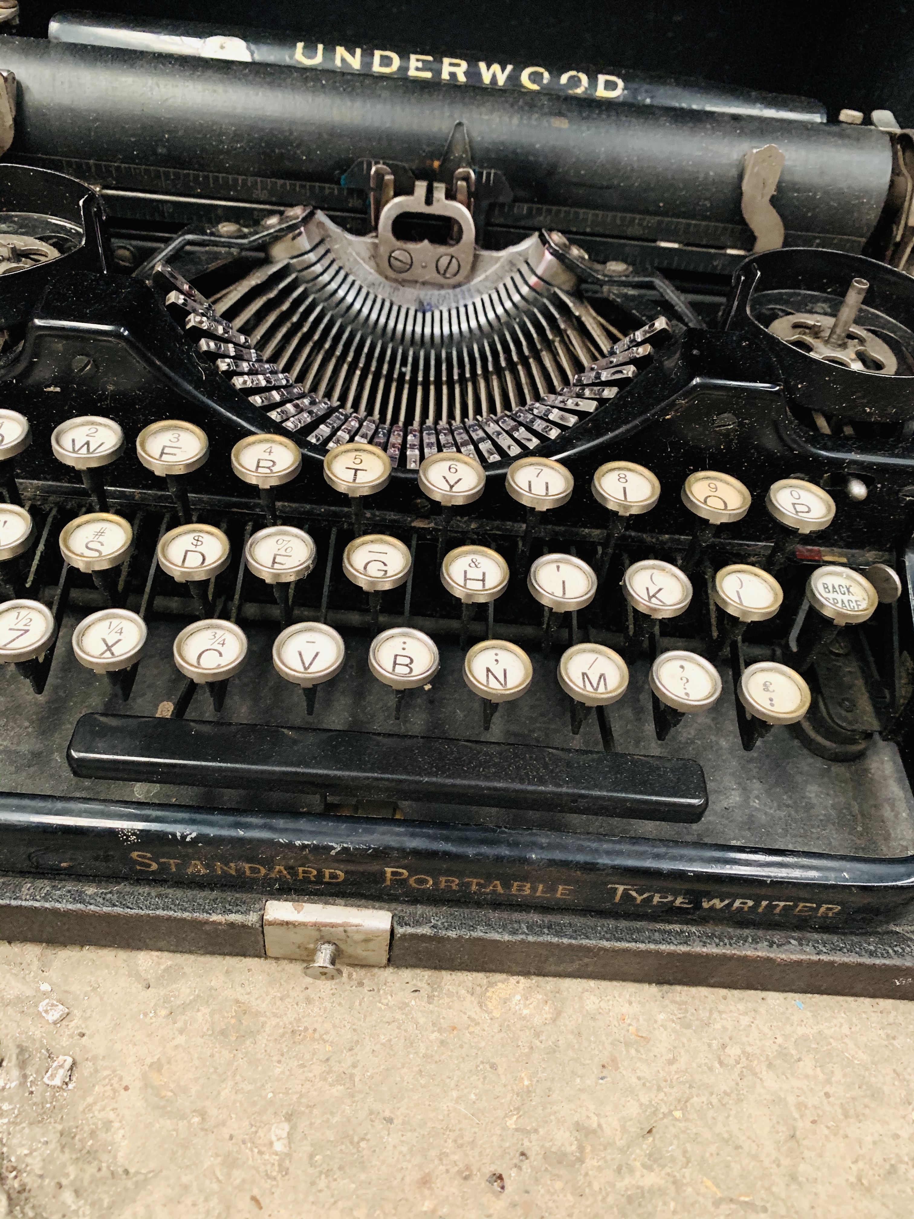 1920s Underwood Standard portable typewriter in original case. - Image 2 of 3