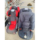 2 Graco and 2 Britax child's car seats. This item carries VAT.