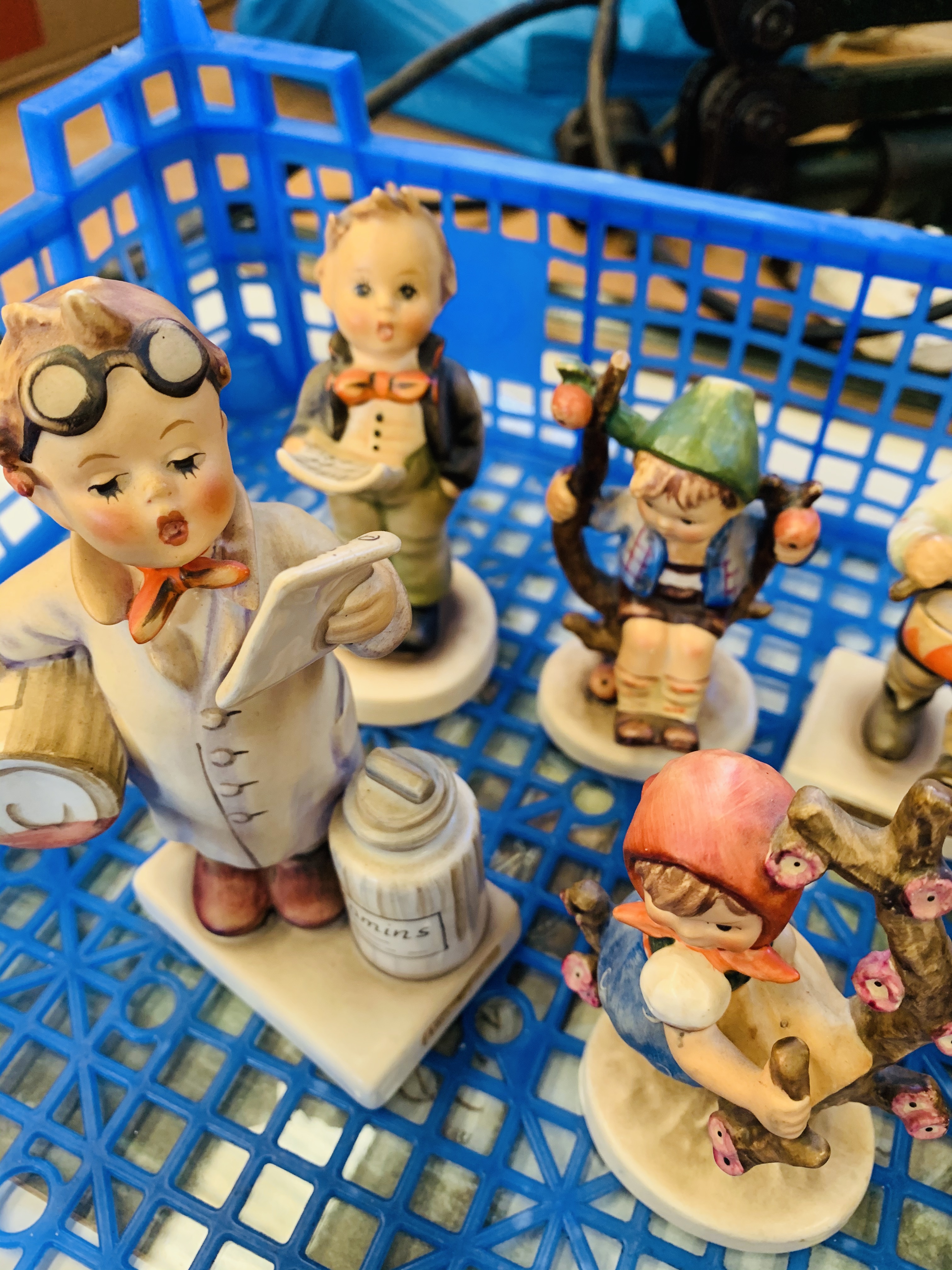 7 Goebel figurines and a framed and glazed Victorian print. - Image 3 of 6