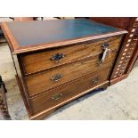 Mahogany chest of 3 drawers.