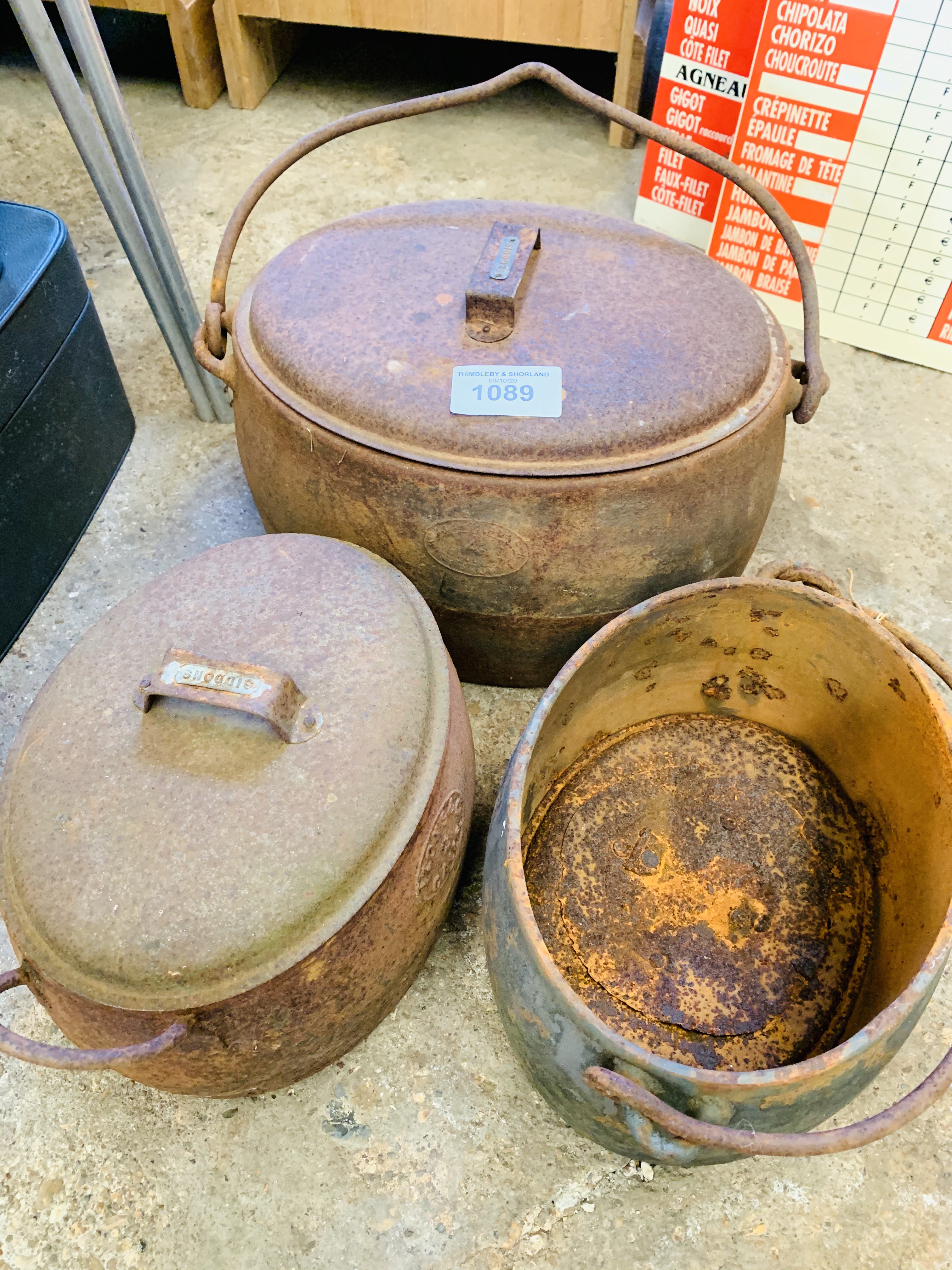 3 Siddons cast iron cooking pots