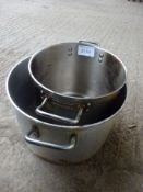 2 large cooking pots